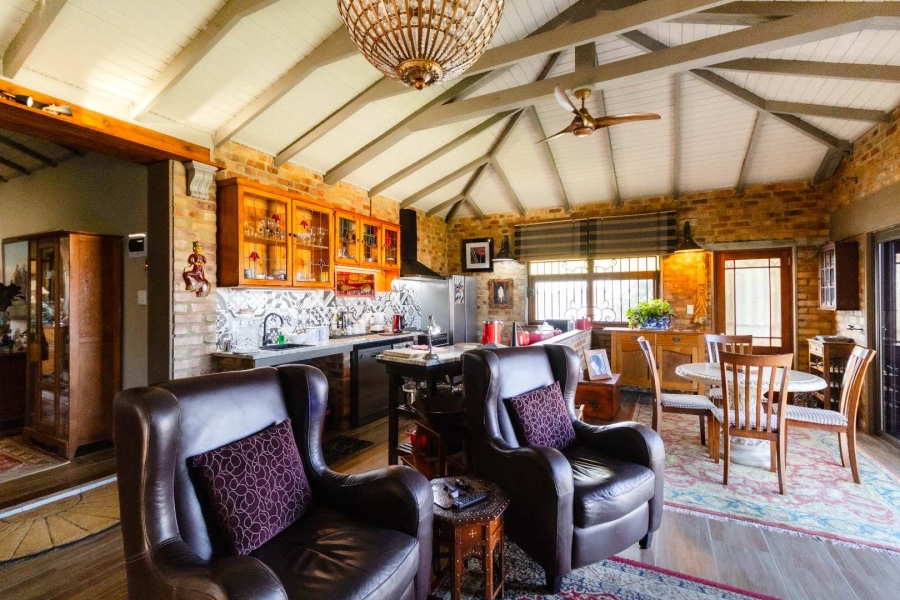 6 Bedroom Property for Sale in Sandbaai Western Cape